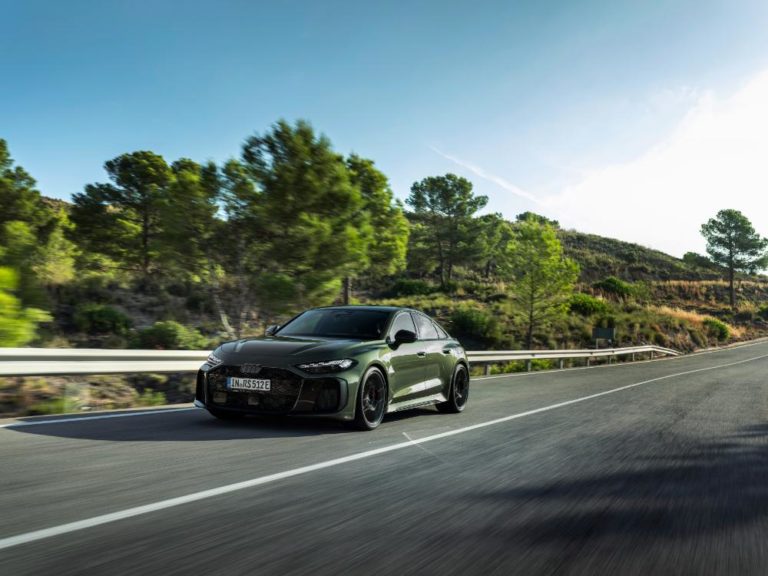 El Audi RS 5 es el primer modelo híbrido enchufable de Audi Sport.